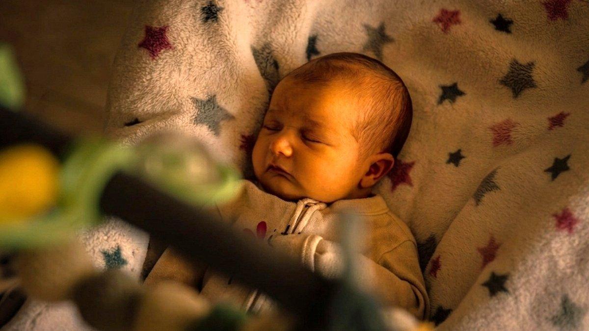 Kesalahan saat Sleep Training yang Membuat Bayi Sulit Tidur Sendiri
