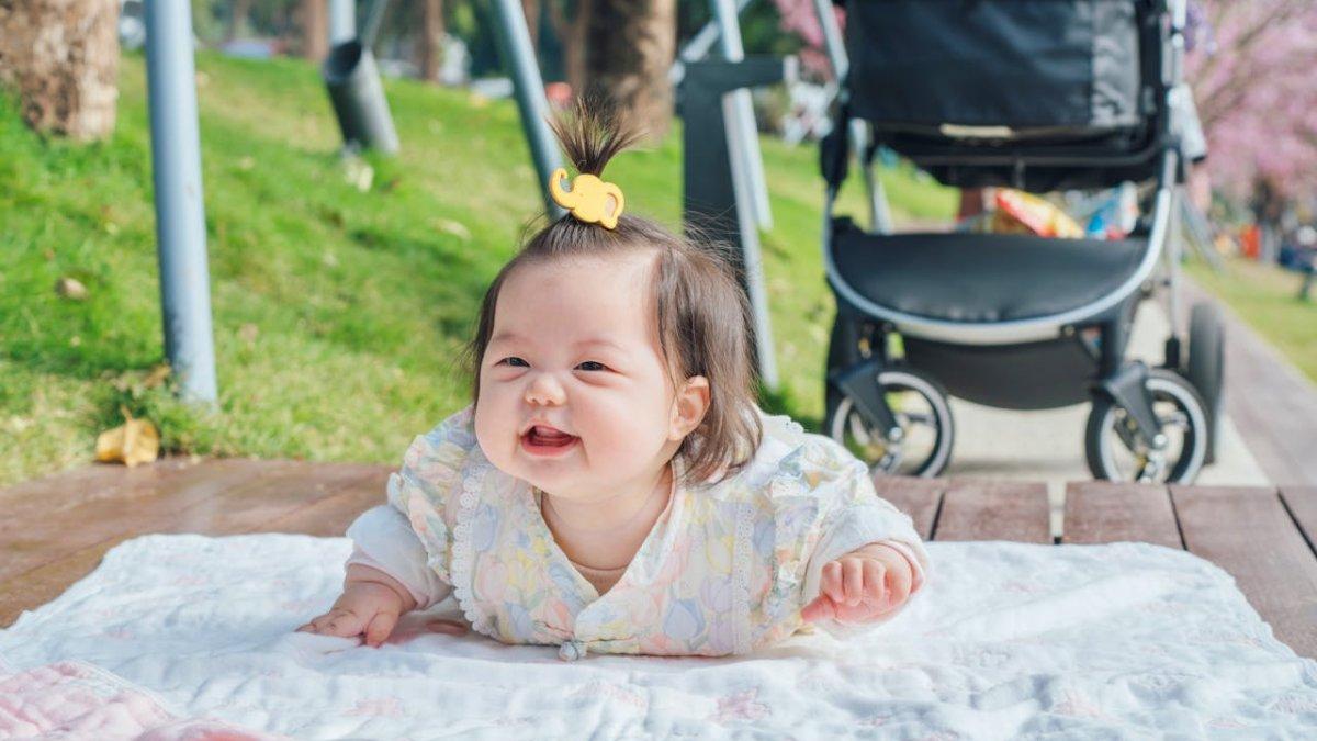 Tummy Time: Langkah Kecil Demi Kekuatan Besar